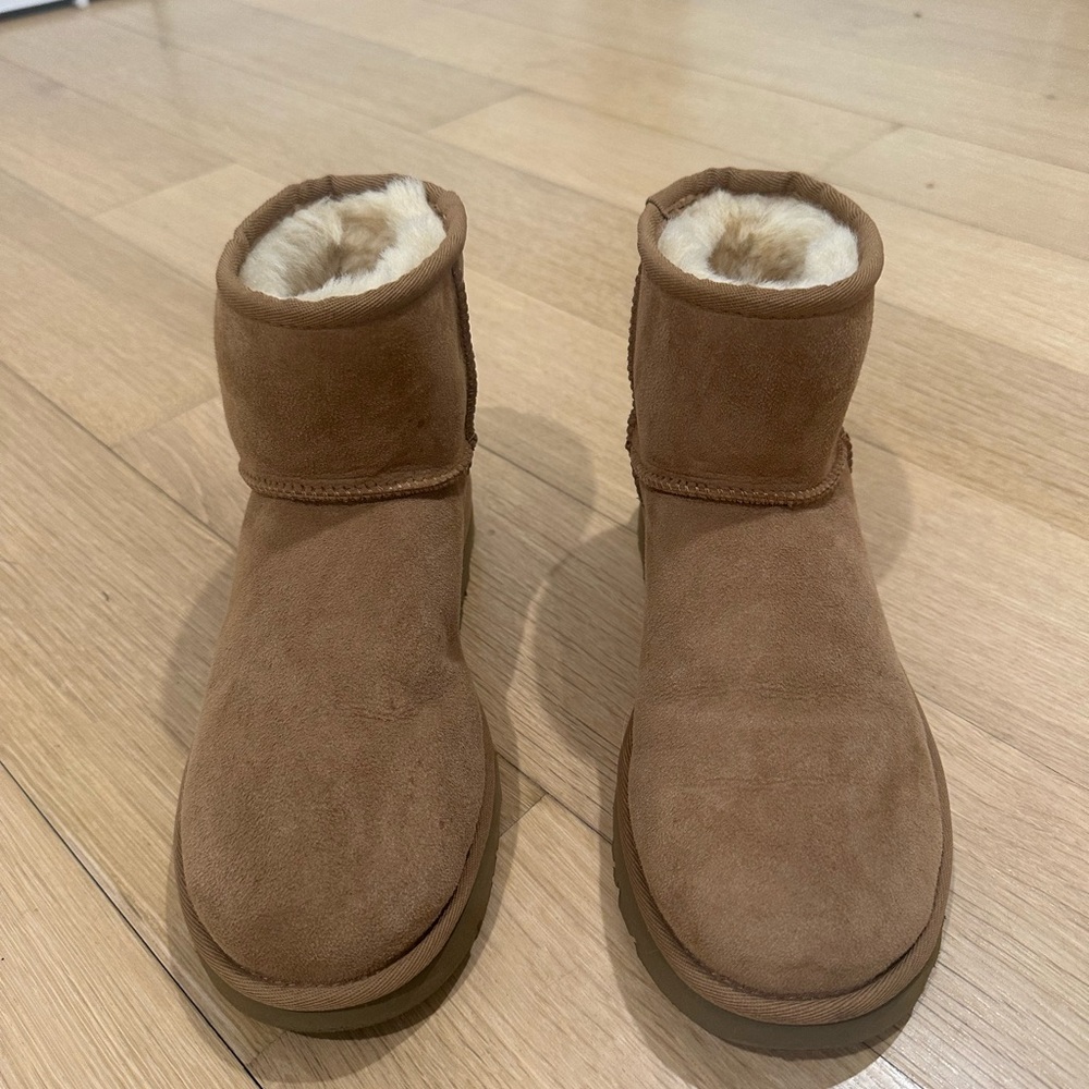 Like new UGG Classic Mini II Chestnut